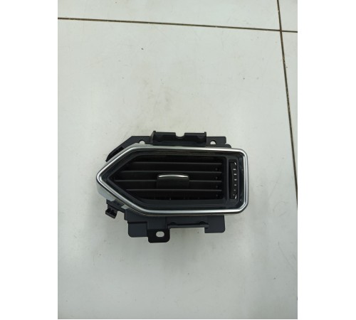 Дефлектор воздушный левый