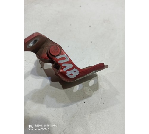 Петля двери(передняя левая верхняя)