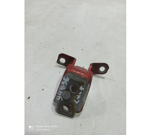 Петля двери(передняя левая верхняя)