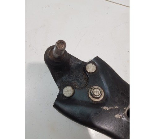 Рычаг подвески передний правый