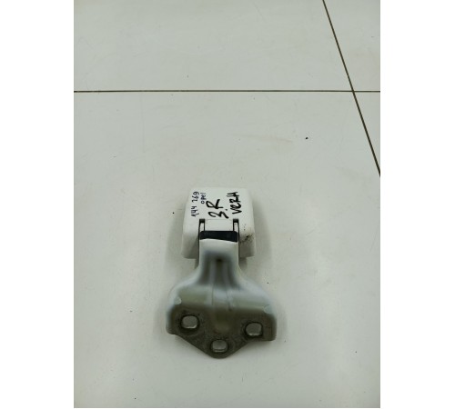 Петля двери задняя правая верхняя