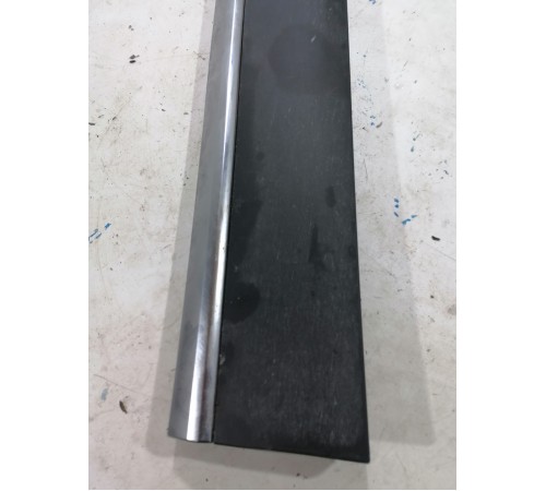 Молдинг двери передний правый