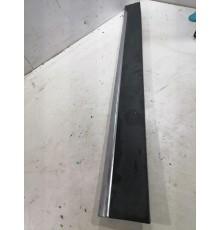 Молдинг двери передний правый