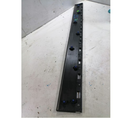 Молдинг двери передний правый