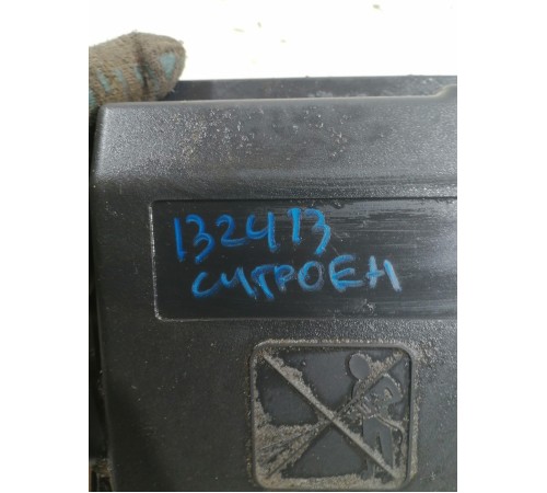 Крышка корпуса блока предохранителей