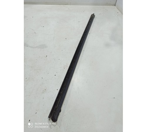 Уплотнитель стекла (задний левый внутренний)