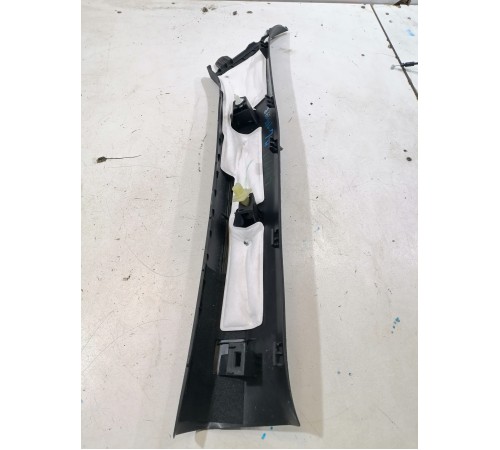 Обшивка стойки лобового стекла левая