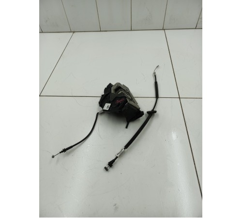 Замок двери передний левый