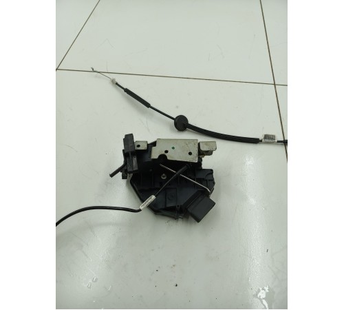 Замок двери передний левый