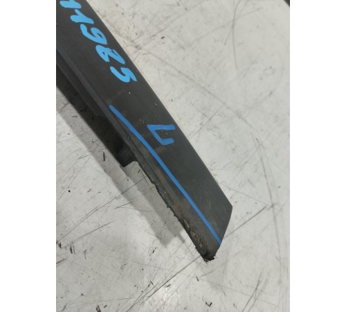 Молдинг лобового стекла левый