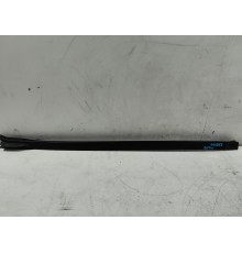 Молдинг лобового стекла левый