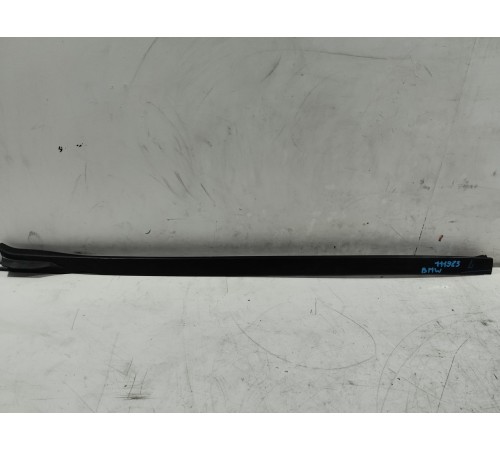 Молдинг лобового стекла левый