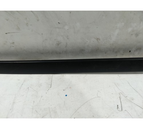 Молдинг лобового стекла левый