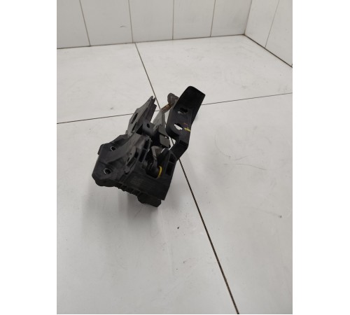 Педаль тормоза