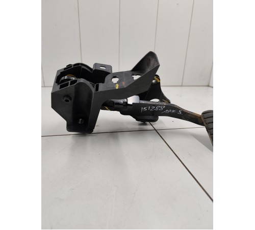 Педаль тормоза