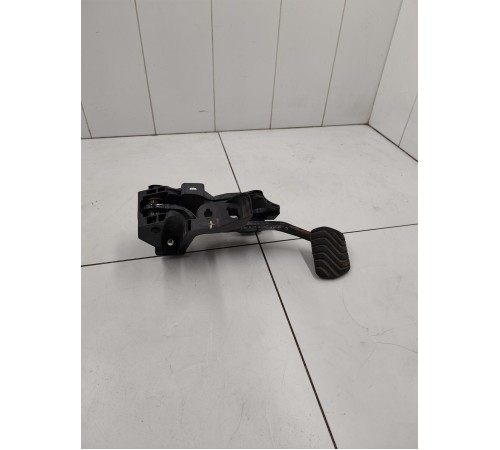 Педаль тормоза