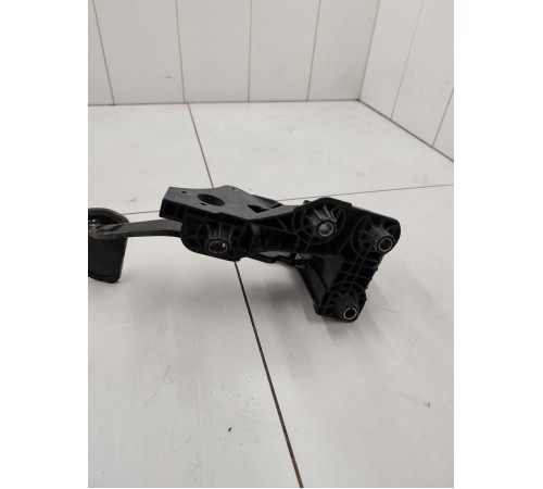 Педаль тормоза