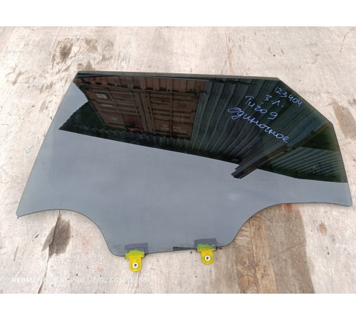 Стекло двери заднее левое