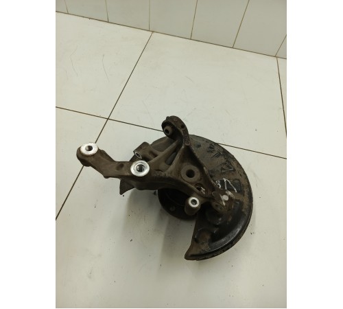 Кулак поворотный задний левый