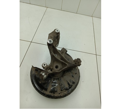 Кулак поворотный задний левый