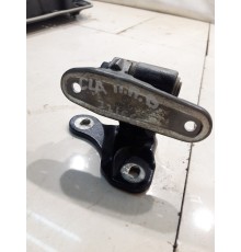 Петля двери (передняя, правая, верхняя)