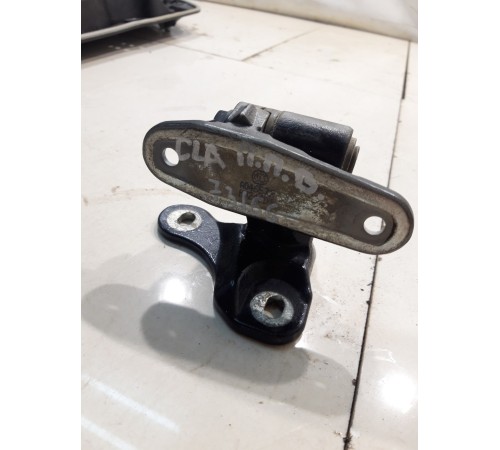 Петля двери (передняя, правая, верхняя)