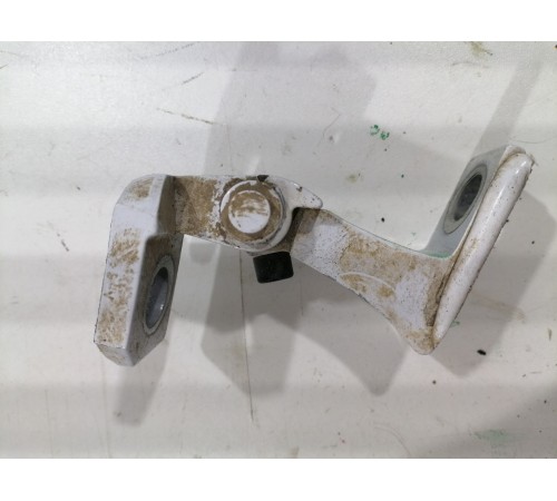 Петля двери передняя левая нижняя