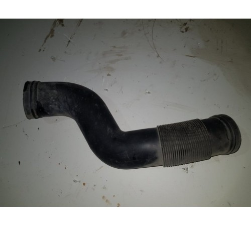 Патрубок воздушного фильтра перед. лев.