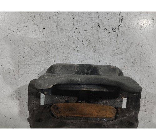 Суппорт тормозной передний правый