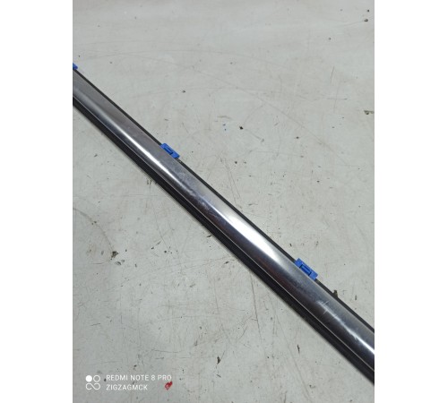 Уплотнитель передний правый Бархотка