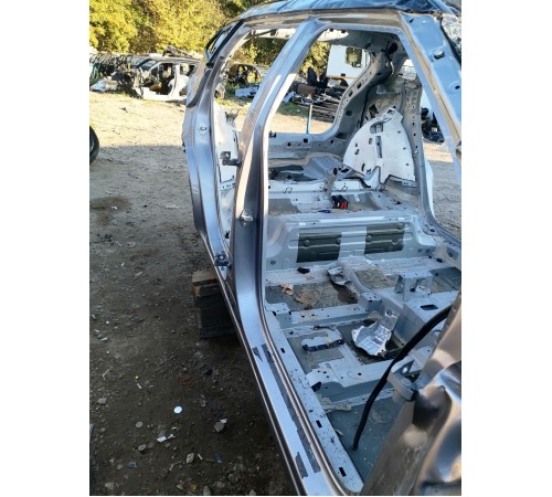 Порог со стойкой правый