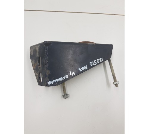 Кронштейн глушителя