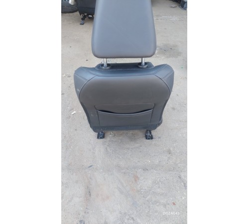 Сиденье переднее правое