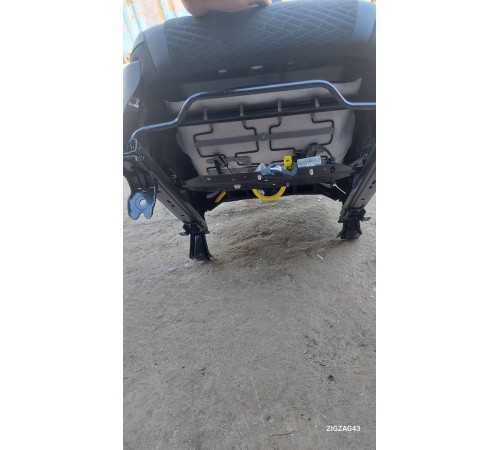 Сиденье переднее правое