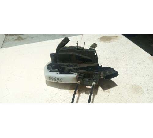 Замок двери задней левой