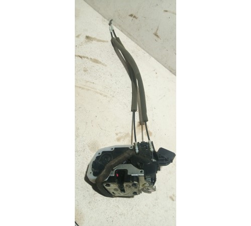 Замок двери задней левой