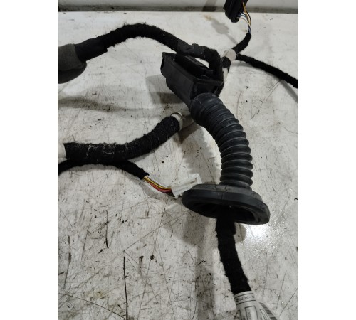 Электропроводка двери задняя левая