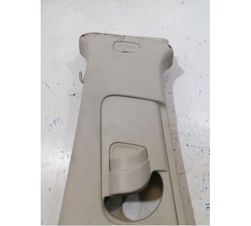 Обшивка центральной стойки левая верхняя