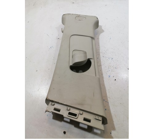 Обшивка центральной стойки левая верхняя