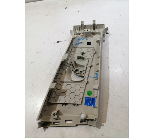 Обшивка центральной стойки левая верхняя