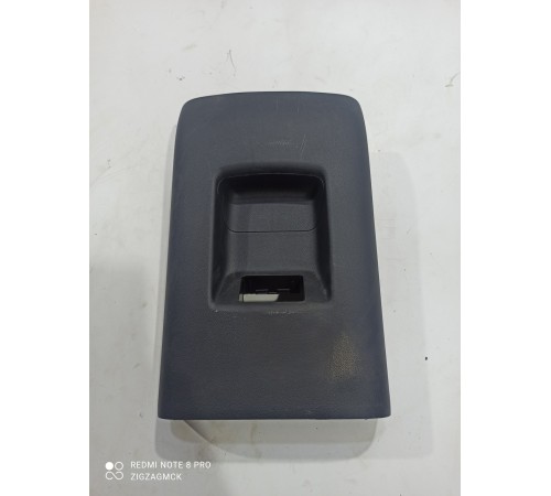 Накладка центральной консоли задняя