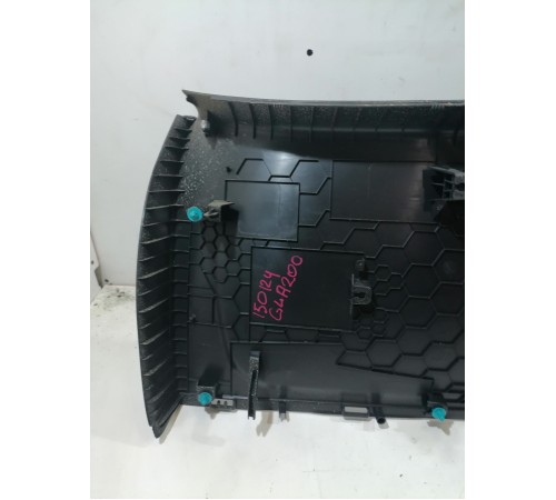 Обшивка крышки багажника