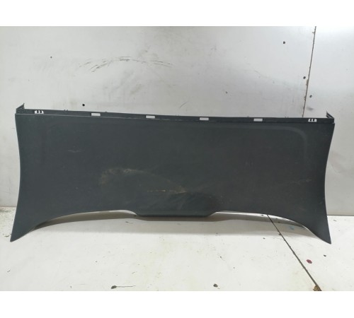 Обшивка крышки багажника