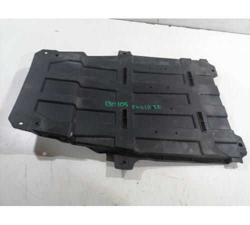 Защита  днища антигравийная элементов двигателя