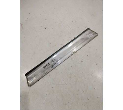 Накладка порога (передняя правая)