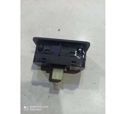 Кнопка складывания сидений