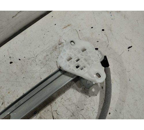 Стеклоподъемник двери задний правый