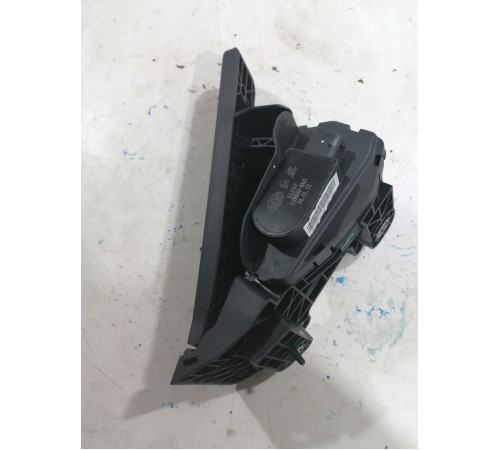 Электронная педаль акселератора в сборе