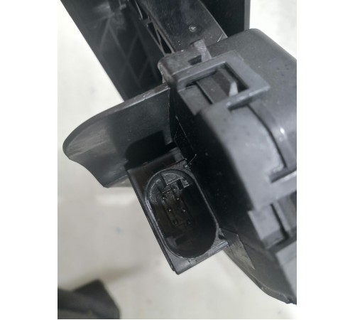 Электронная педаль акселератора в сборе