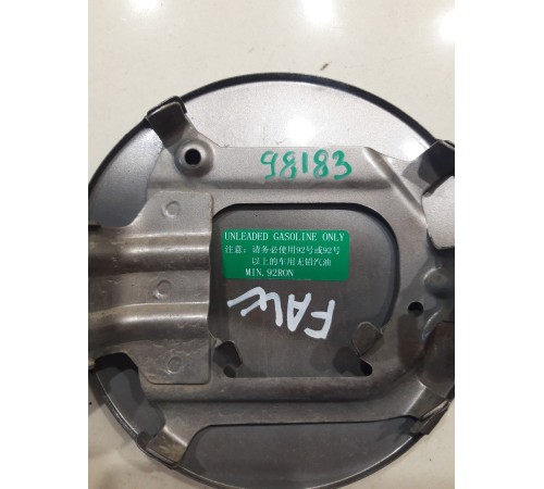 Лючок бензобака с крышкой